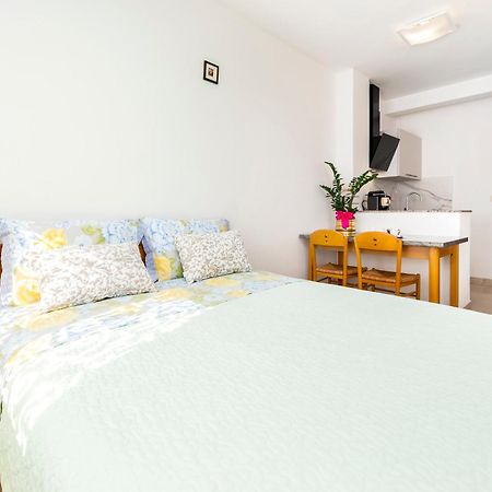 Guesthouse Santin Rovinj Exteriör bild