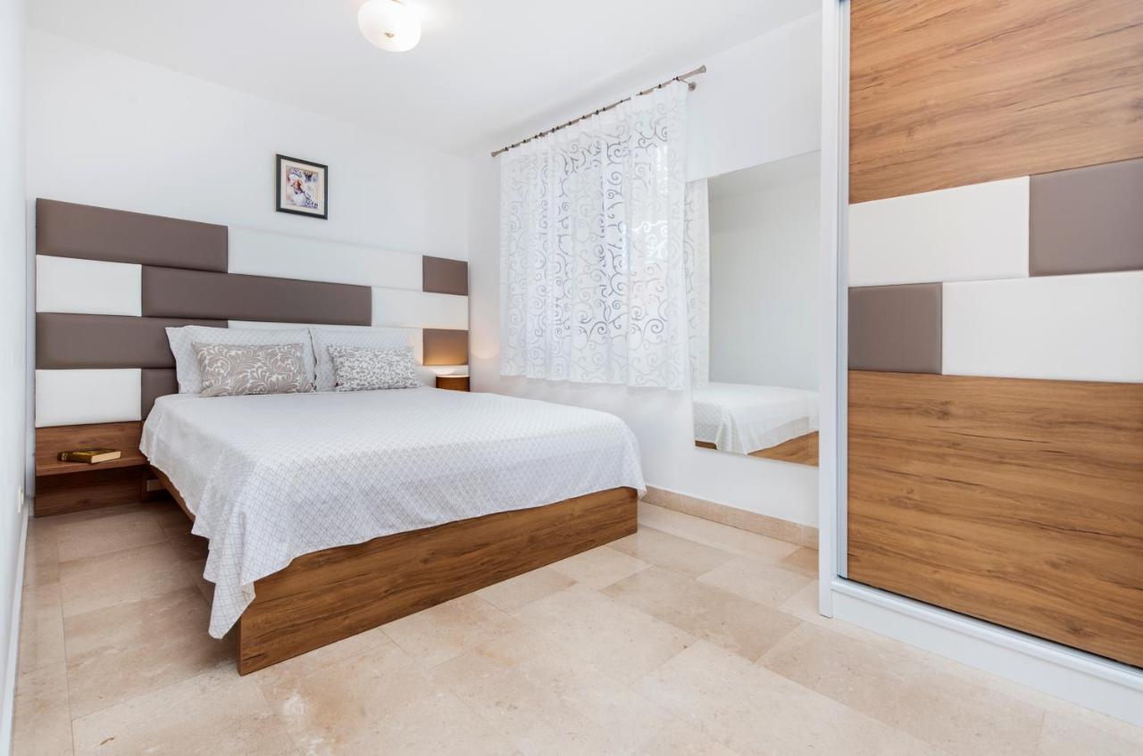 Guesthouse Santin Rovinj Exteriör bild