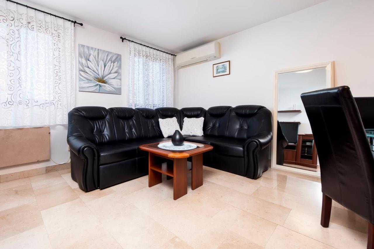 Guesthouse Santin Rovinj Exteriör bild