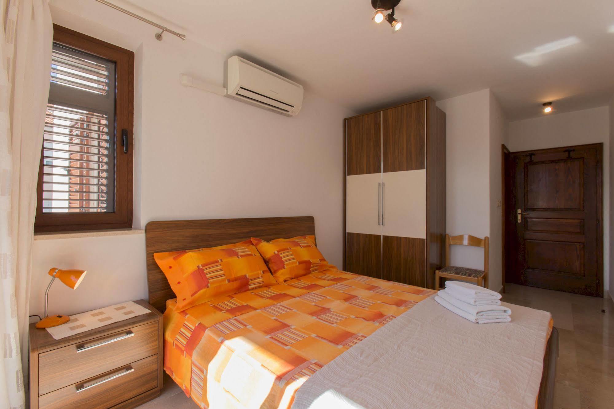 Guesthouse Santin Rovinj Exteriör bild